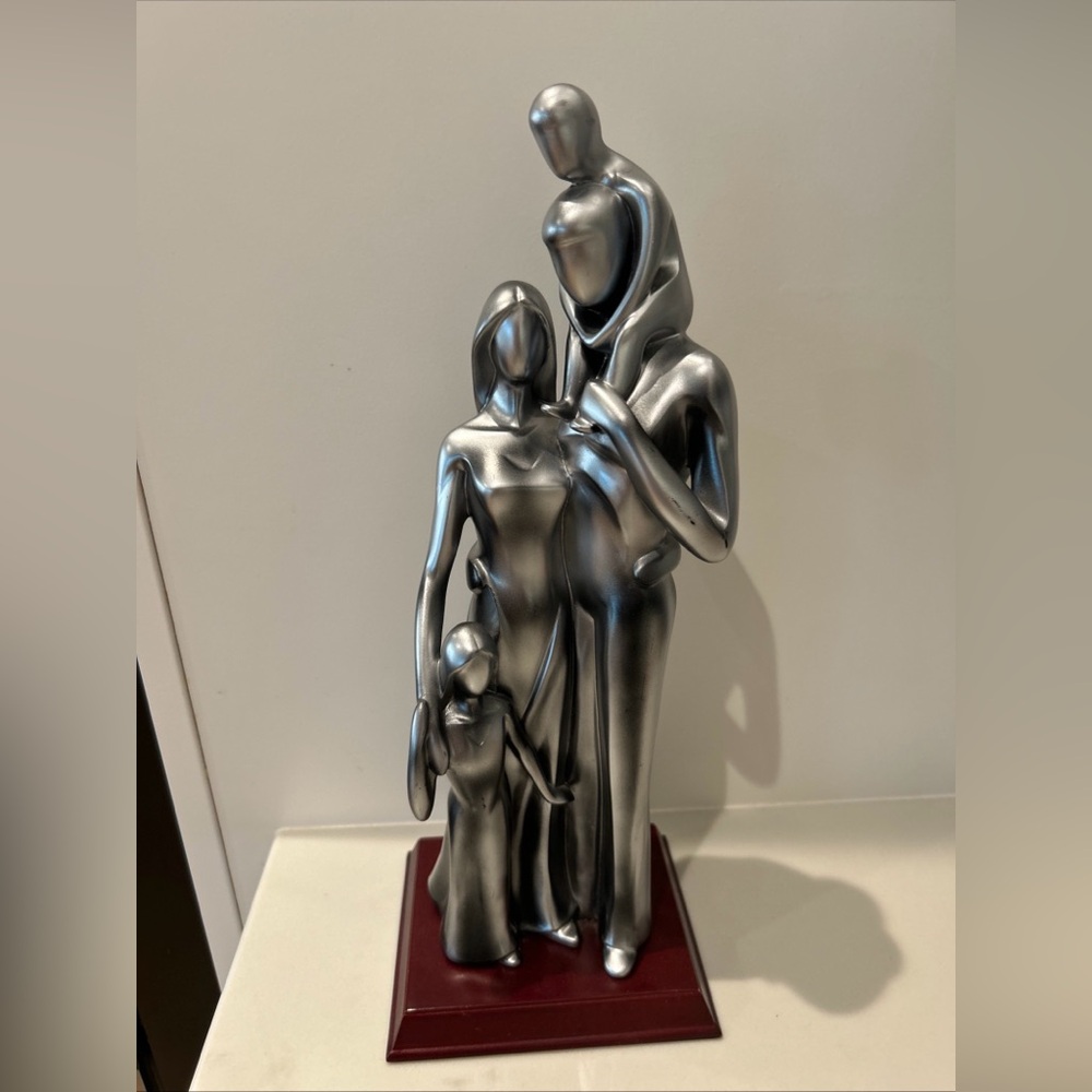 Vtg. Herco Silver Resin Family W 4 Figures Sculpture, Wood Base. Art Deco. China